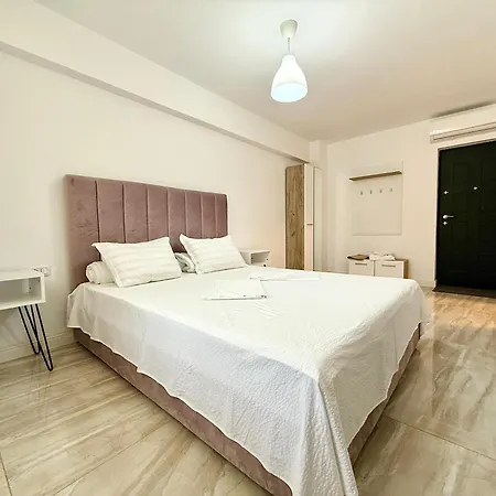 Nomad Vila *